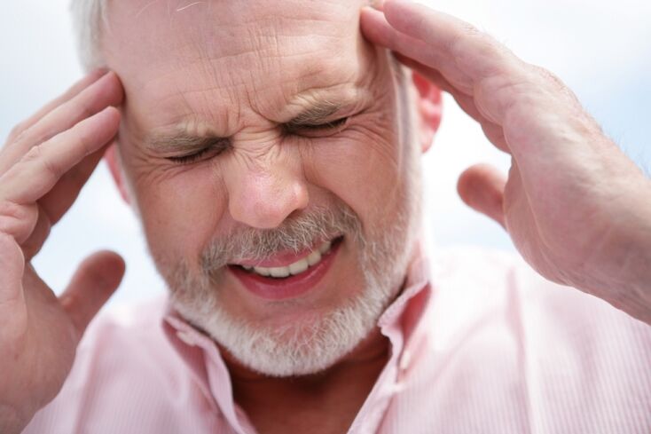 L'infection par les helminthes peut provoquer l'apparition de maux de tête. 